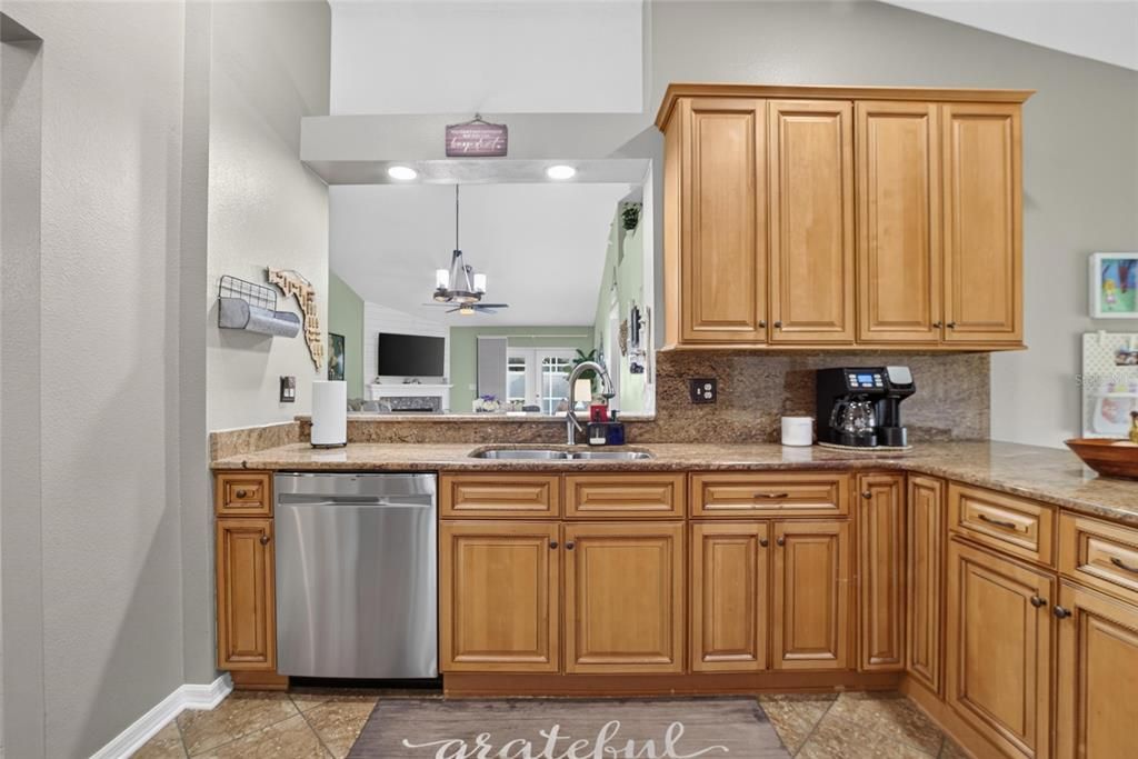 En Venta: $424,999 (4 camas, 2 baños, 1709 Pies cuadrados)
