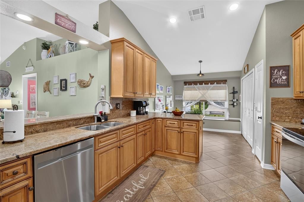 En Venta: $424,999 (4 camas, 2 baños, 1709 Pies cuadrados)