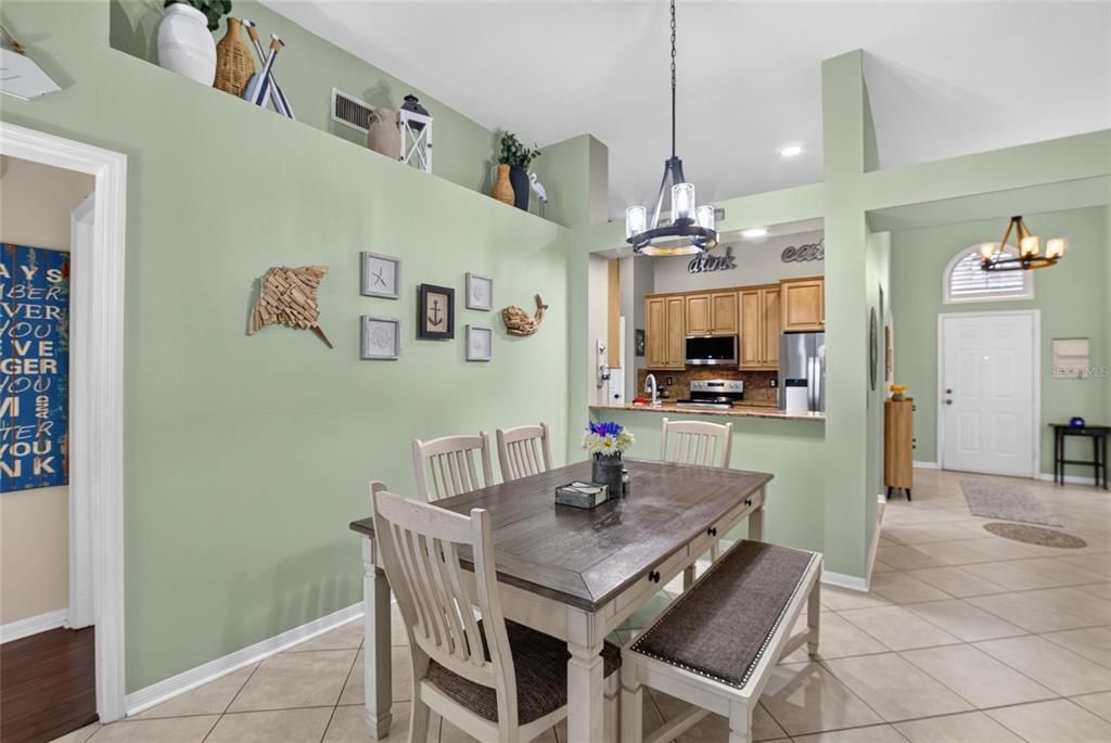 En Venta: $424,999 (4 camas, 2 baños, 1709 Pies cuadrados)
