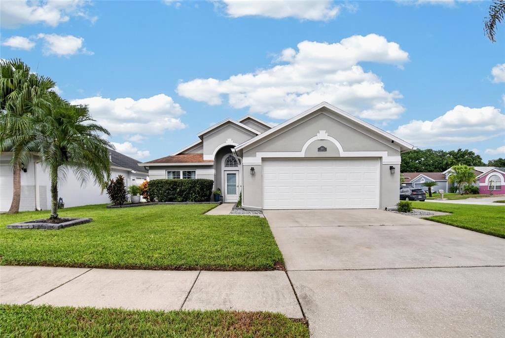 En Venta: $424,999 (4 camas, 2 baños, 1709 Pies cuadrados)