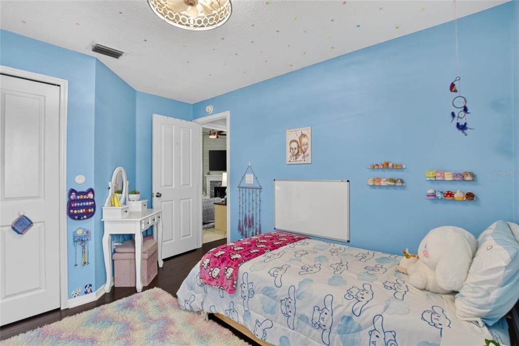 En Venta: $424,999 (4 camas, 2 baños, 1709 Pies cuadrados)
