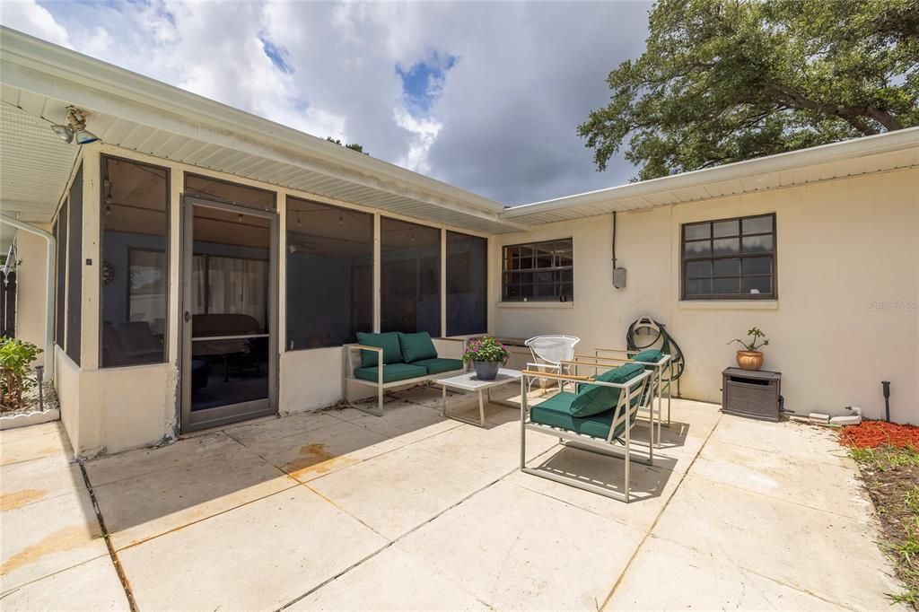 En Venta: $468,500 (3 camas, 3 baños, 1682 Pies cuadrados)
