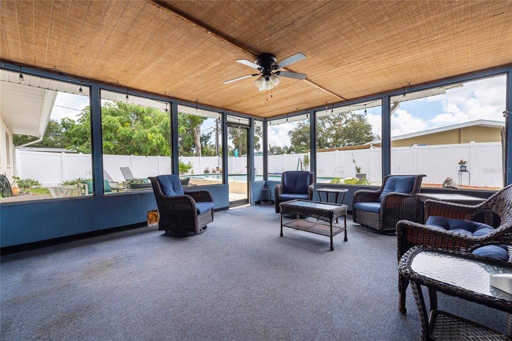 En Venta: $468,500 (3 camas, 3 baños, 1682 Pies cuadrados)