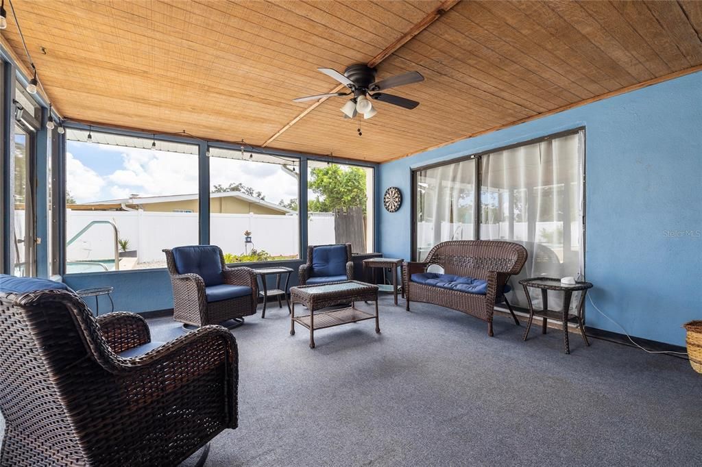 En Venta: $468,500 (3 camas, 3 baños, 1682 Pies cuadrados)