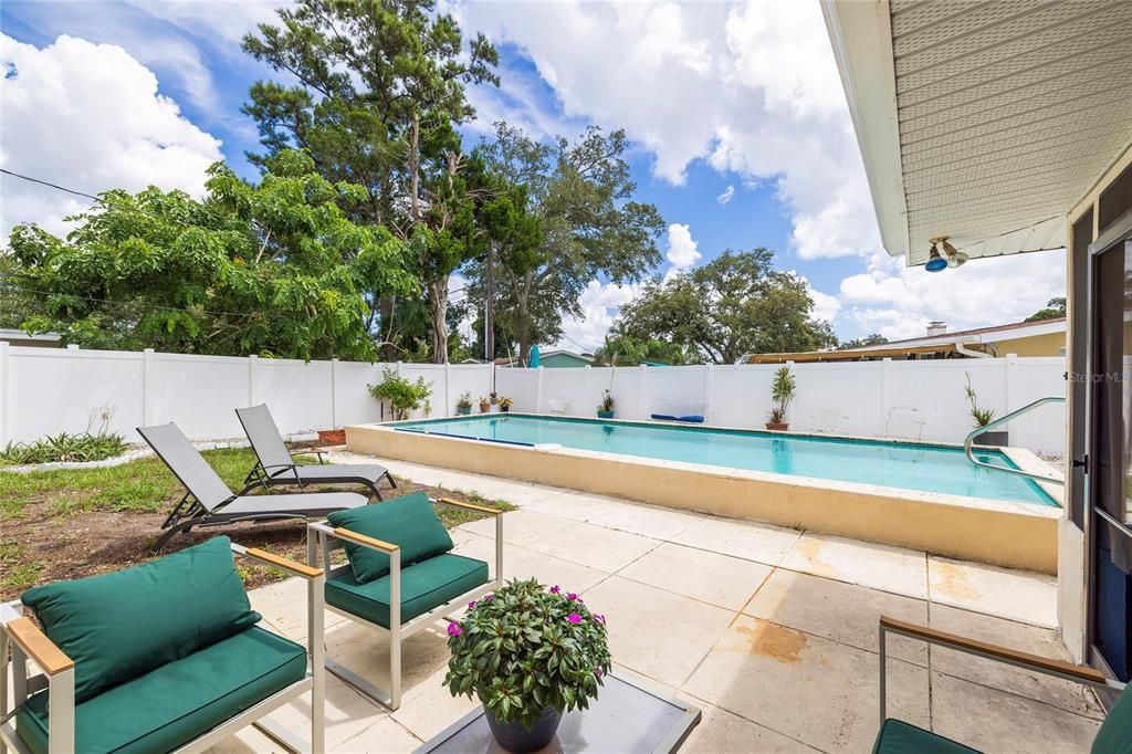 En Venta: $468,500 (3 camas, 3 baños, 1682 Pies cuadrados)