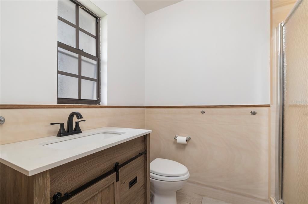 En Venta: $468,500 (3 camas, 3 baños, 1682 Pies cuadrados)