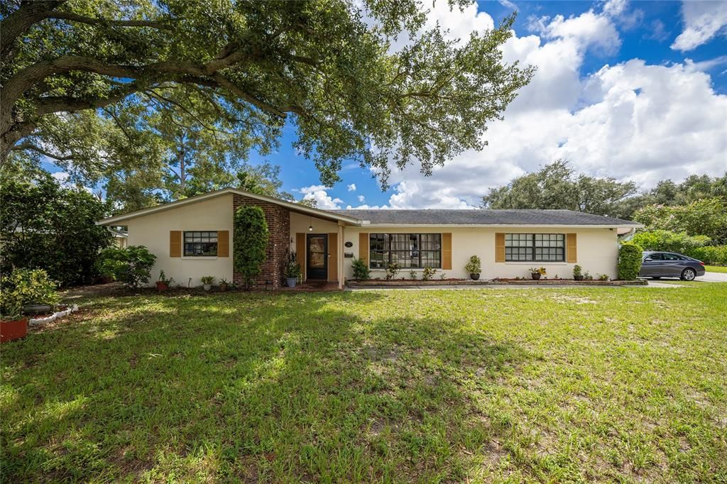 En Venta: $468,500 (3 camas, 3 baños, 1682 Pies cuadrados)