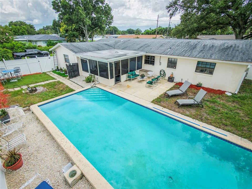 En Venta: $468,500 (3 camas, 3 baños, 1682 Pies cuadrados)