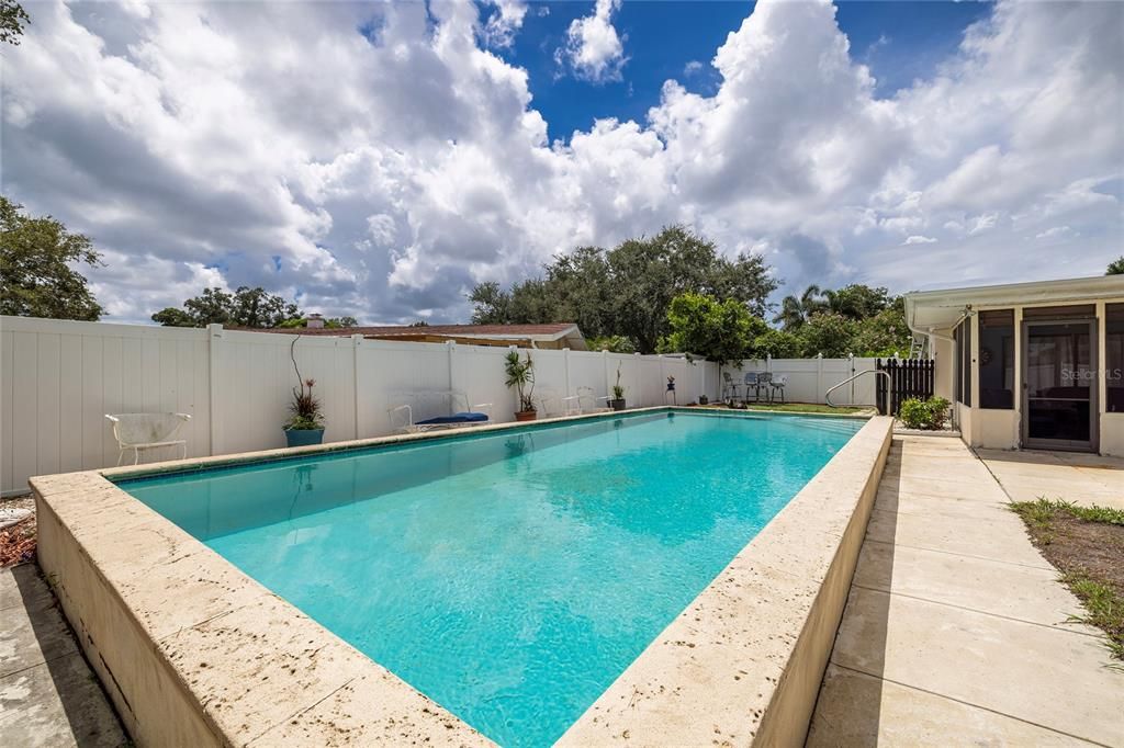 En Venta: $468,500 (3 camas, 3 baños, 1682 Pies cuadrados)