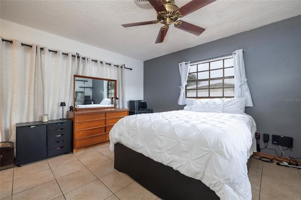 En Venta: $468,500 (3 camas, 3 baños, 1682 Pies cuadrados)