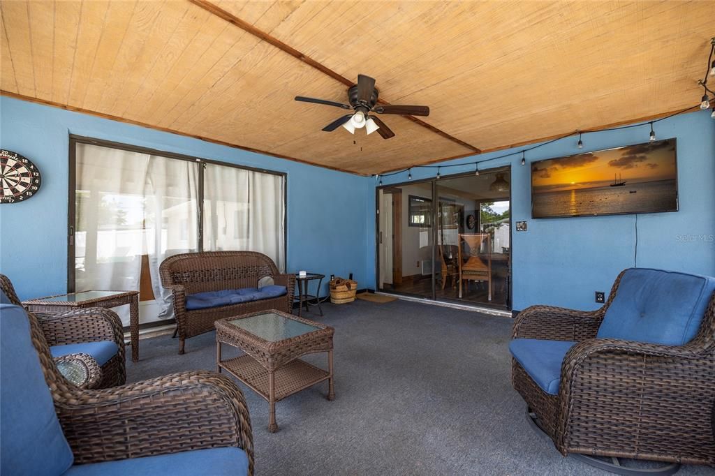 En Venta: $468,500 (3 camas, 3 baños, 1682 Pies cuadrados)