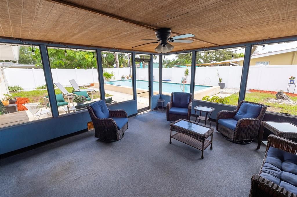 En Venta: $468,500 (3 camas, 3 baños, 1682 Pies cuadrados)