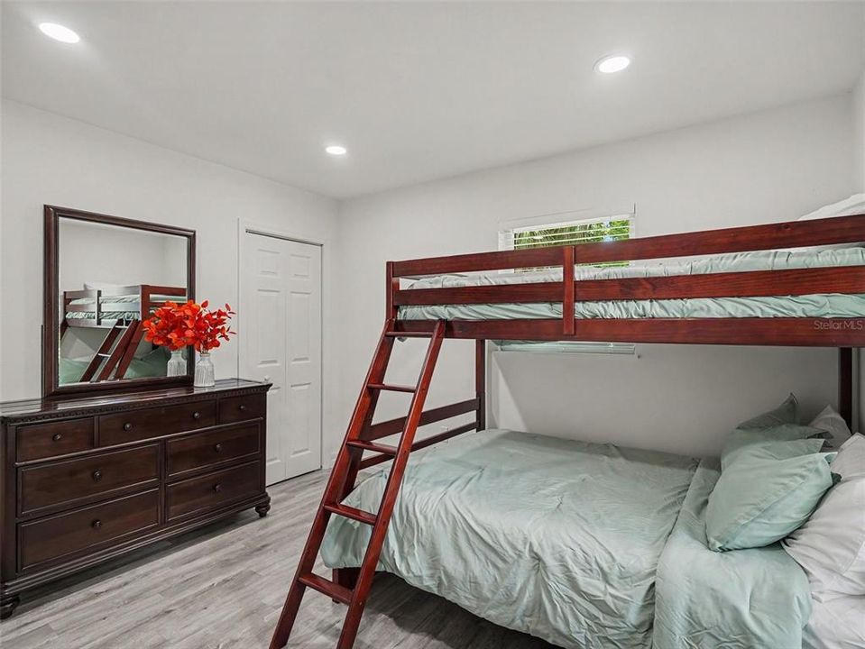 For Sale: $525,000 (4 beds, 0 baths, 1484 Square Feet)