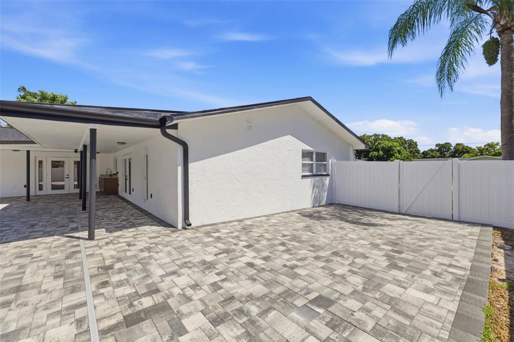 For Sale: $675,000 (4 beds, 2 baths, 2328 Square Feet)