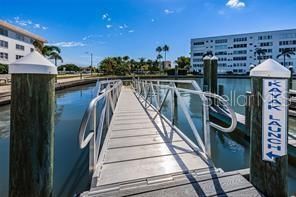 En Venta: $249,000 (2 camas, 2 baños, 1250 Pies cuadrados)