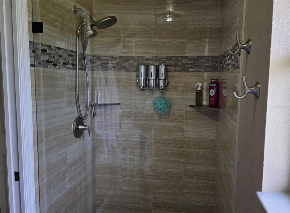 For Sale: $314,900 (3 beds, 2 baths, 1955 Square Feet)