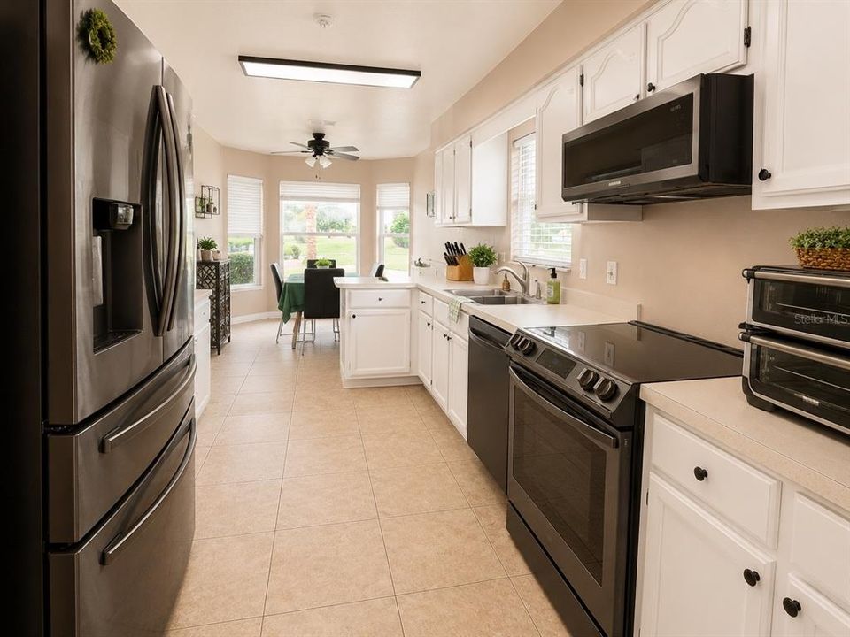 For Sale: $314,900 (3 beds, 2 baths, 1955 Square Feet)