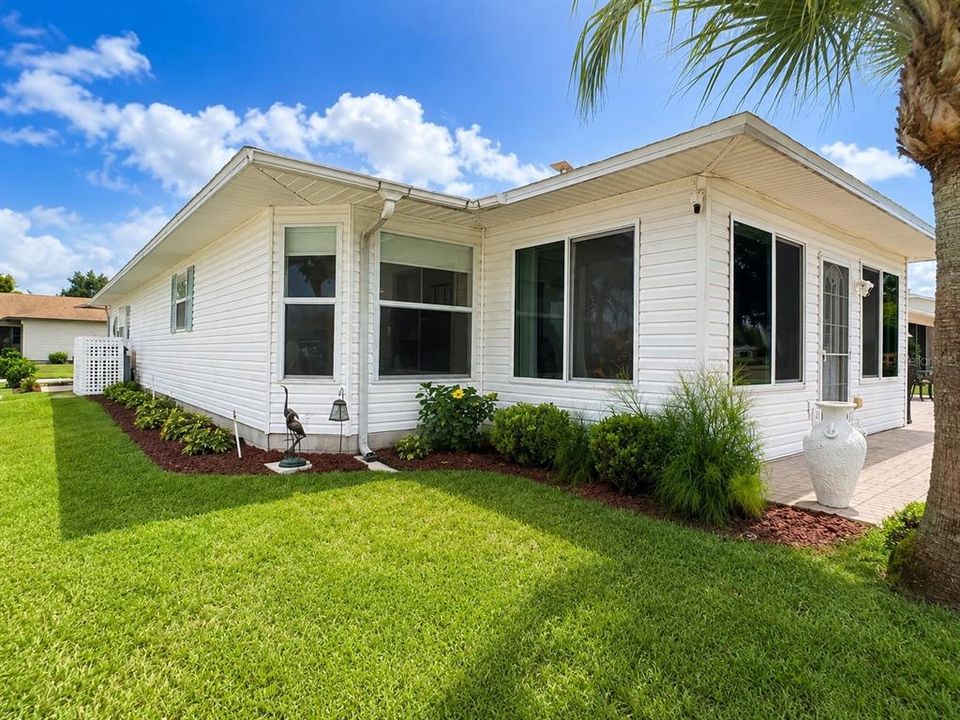 For Sale: $314,900 (3 beds, 2 baths, 1955 Square Feet)