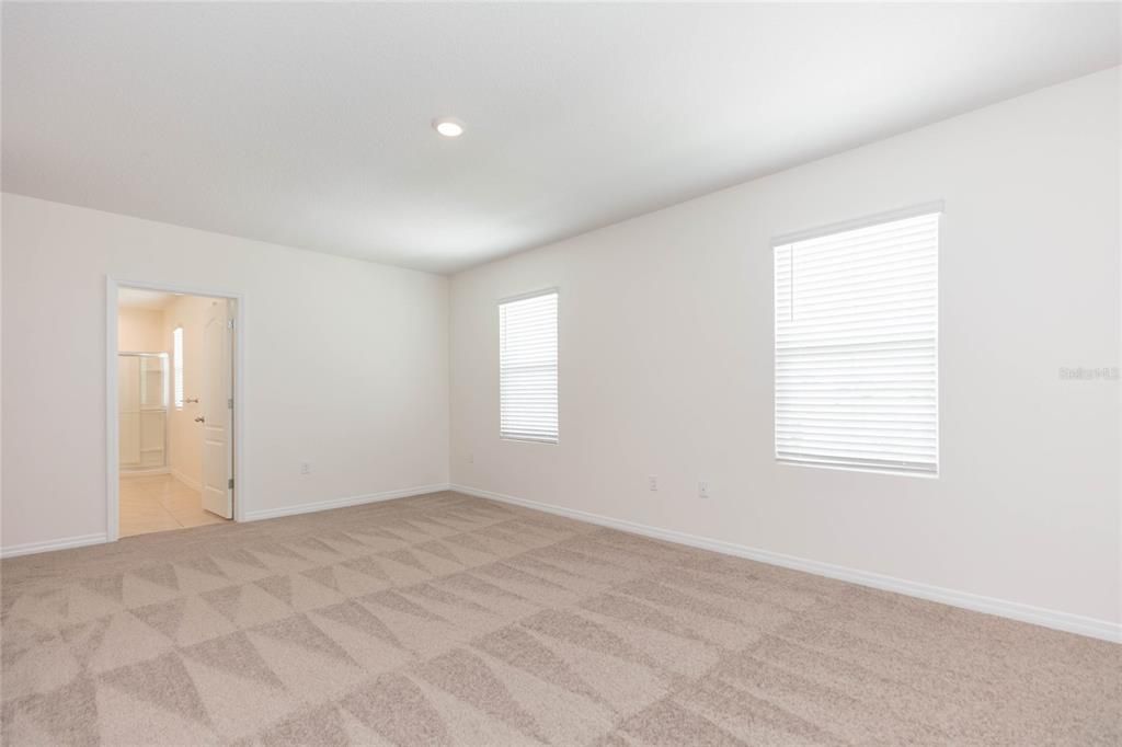 For Sale: $375,000 (4 beds, 2 baths, 2526 Square Feet)