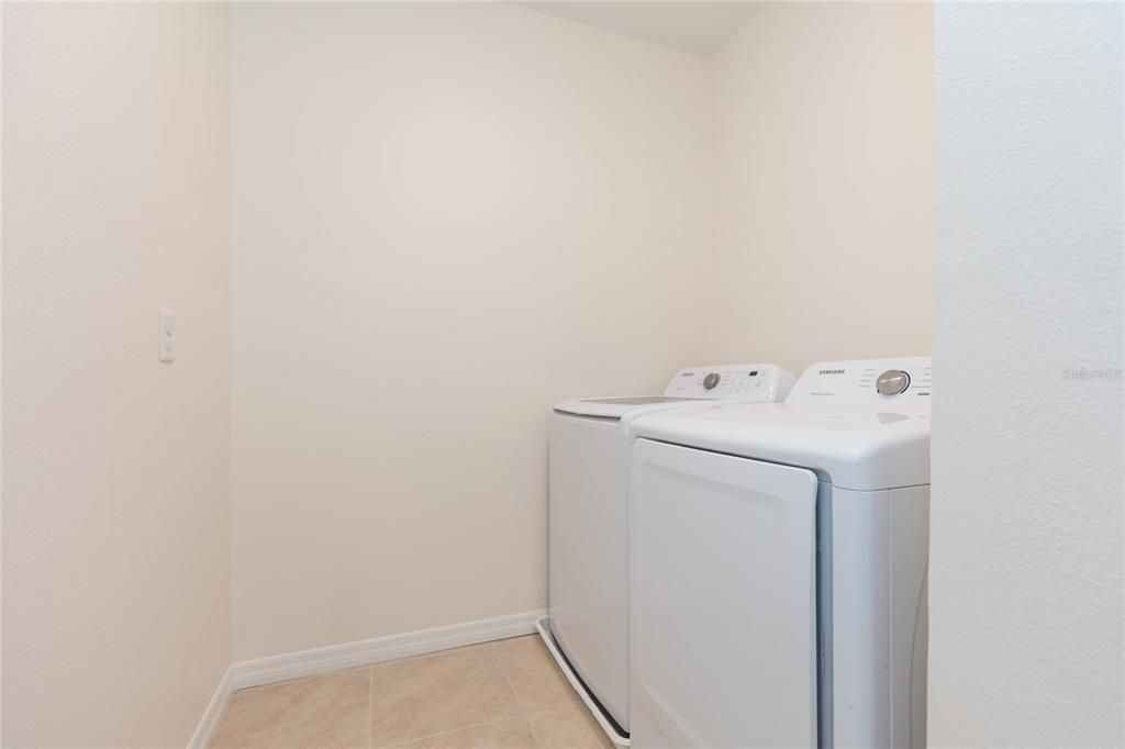 For Sale: $375,000 (4 beds, 2 baths, 2526 Square Feet)