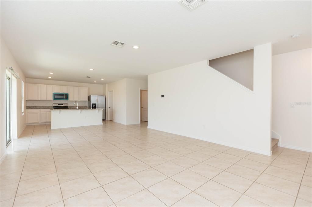 For Sale: $375,000 (4 beds, 2 baths, 2526 Square Feet)