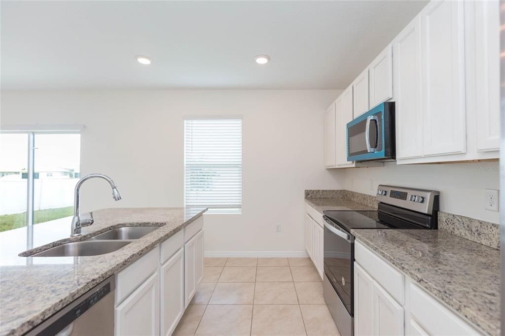 For Sale: $375,000 (4 beds, 2 baths, 2526 Square Feet)