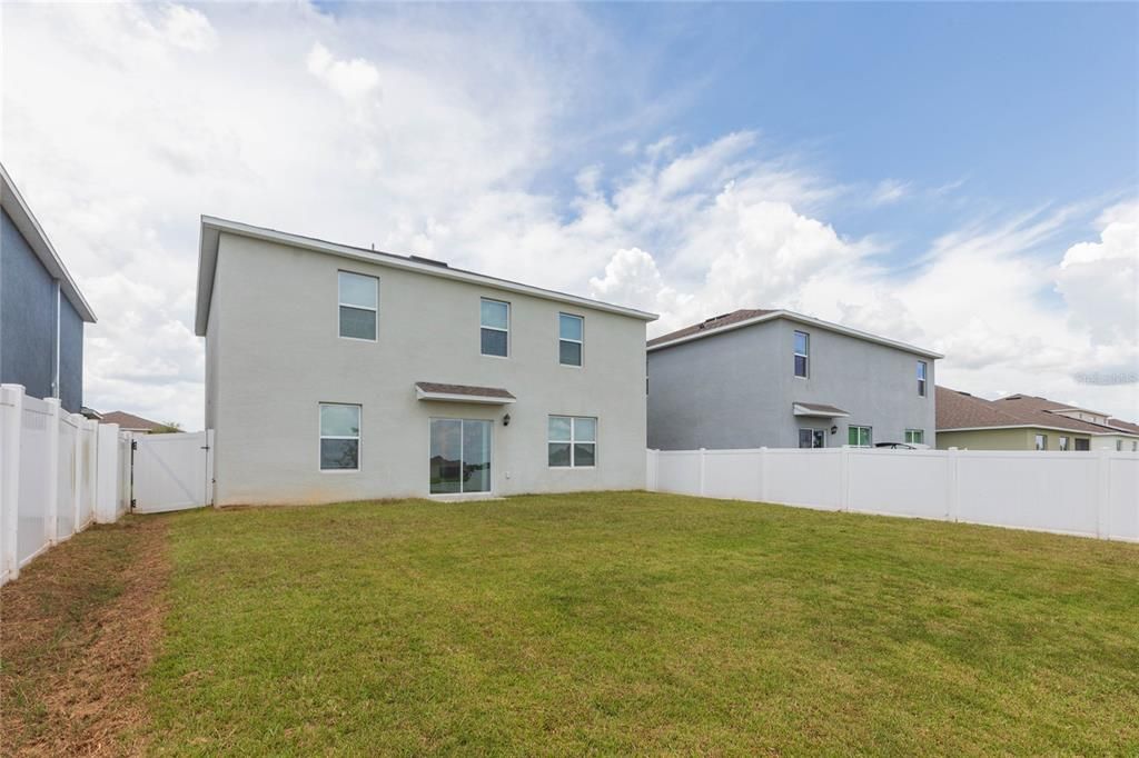 For Sale: $375,000 (4 beds, 2 baths, 2526 Square Feet)