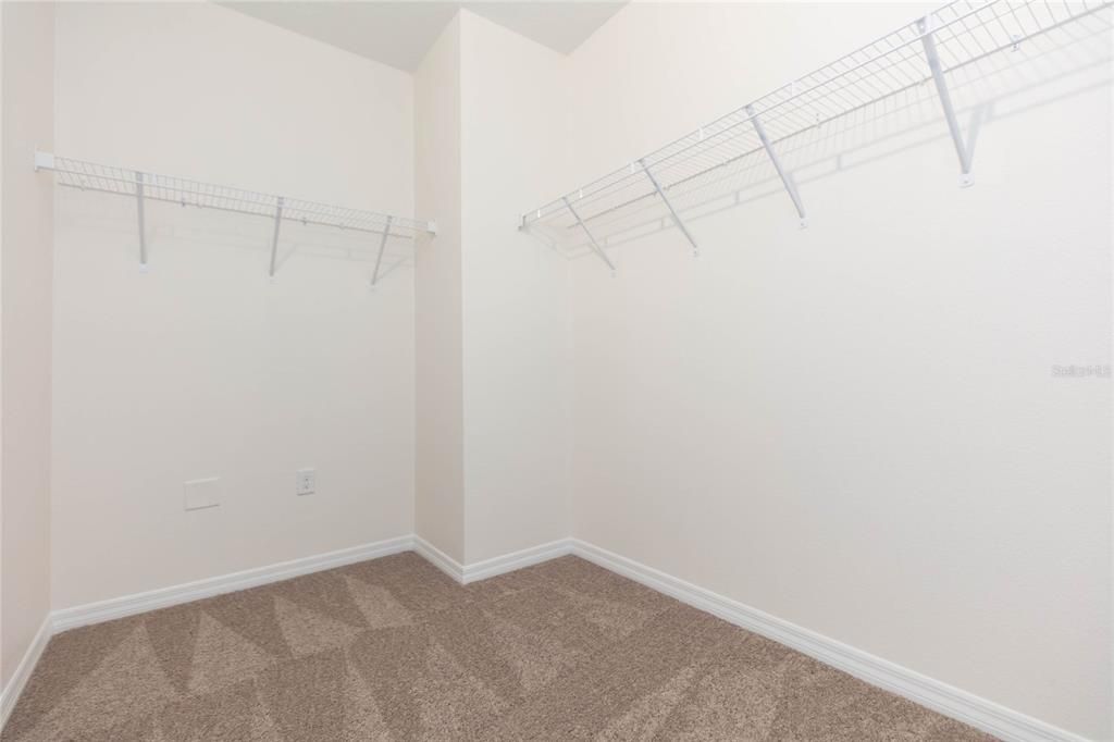 For Sale: $375,000 (4 beds, 2 baths, 2526 Square Feet)