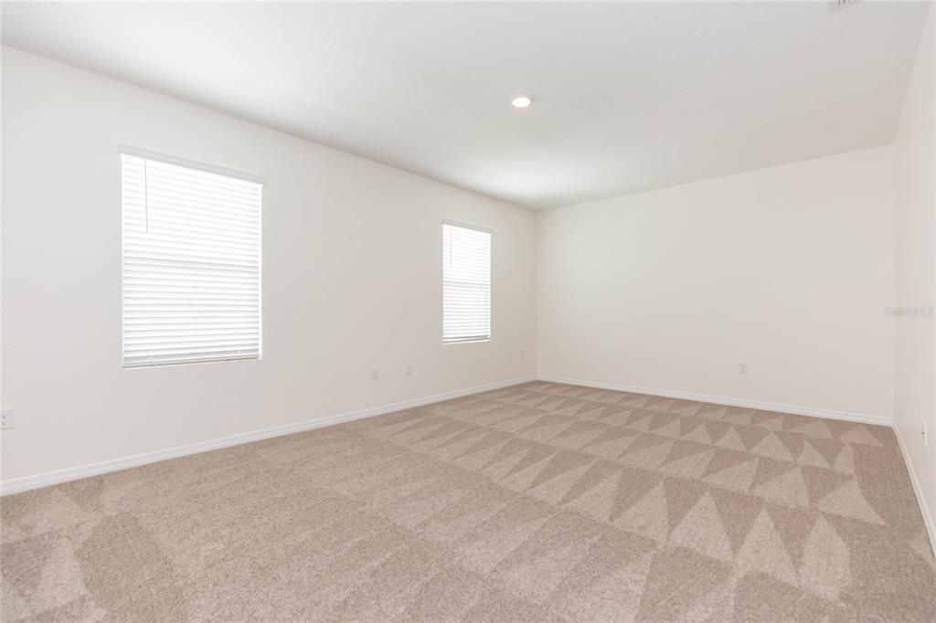 For Sale: $375,000 (4 beds, 2 baths, 2526 Square Feet)