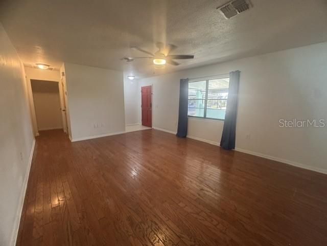 For Sale: $339,900 (3 beds, 2 baths, 1718 Square Feet)