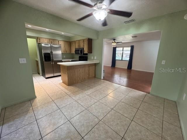 For Sale: $339,900 (3 beds, 2 baths, 1718 Square Feet)