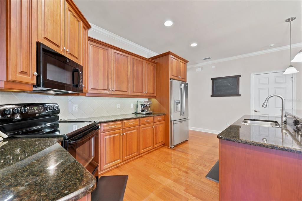 En Venta: $580,000 (4 camas, 2 baños, 2088 Pies cuadrados)