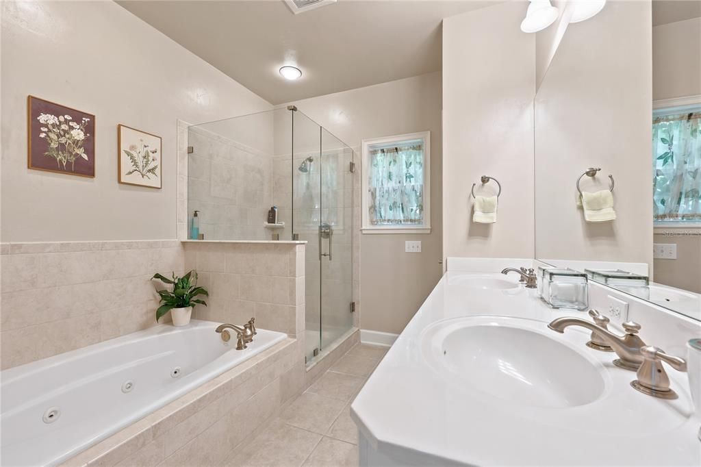 En Venta: $580,000 (4 camas, 2 baños, 2088 Pies cuadrados)