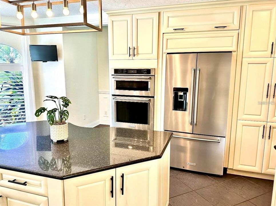 For Rent: $6,700 (5 beds, 3 baths, 3389 Square Feet)