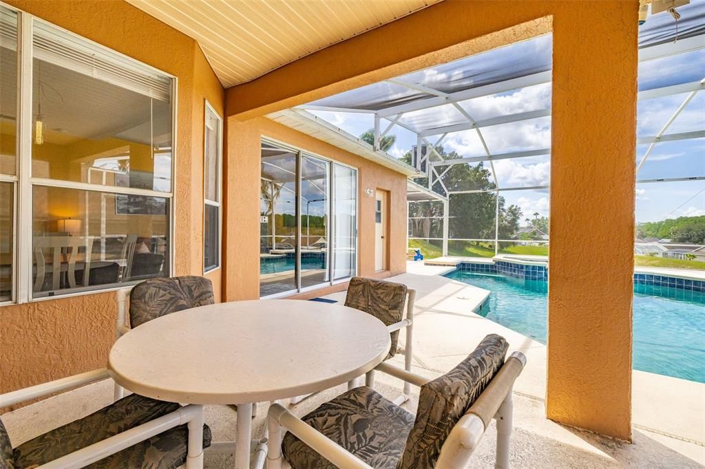 En Venta: $467,000 (4 camas, 3 baños, 2006 Pies cuadrados)
