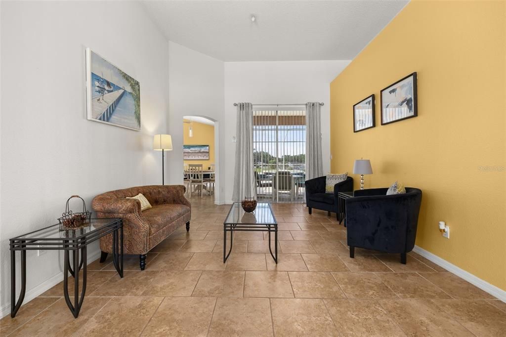 En Venta: $467,000 (4 camas, 3 baños, 2006 Pies cuadrados)