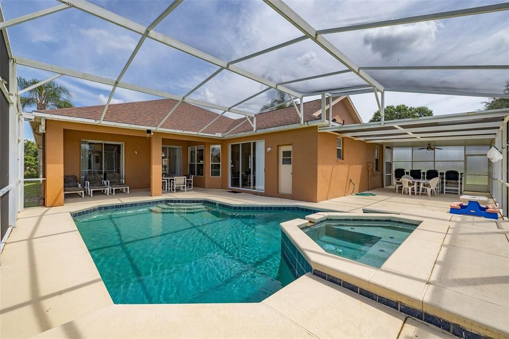 En Venta: $467,000 (4 camas, 3 baños, 2006 Pies cuadrados)