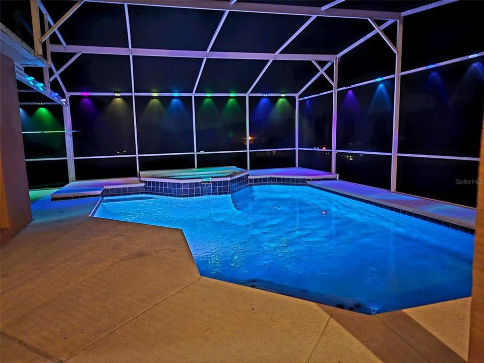 En Venta: $467,000 (4 camas, 3 baños, 2006 Pies cuadrados)