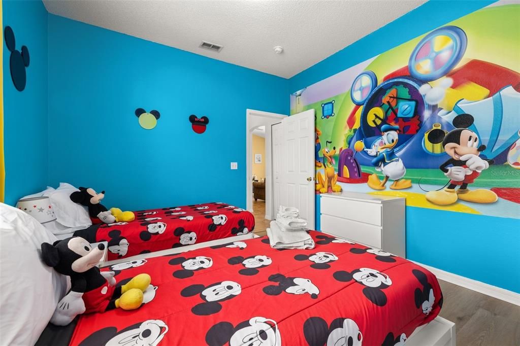 En Venta: $467,000 (4 camas, 3 baños, 2006 Pies cuadrados)