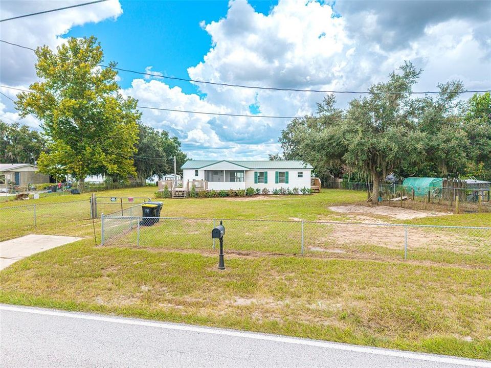 For Sale: $365,000 (3 beds, 2 baths, 1323 Square Feet)