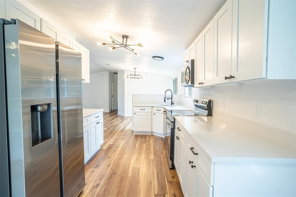 For Sale: $365,000 (3 beds, 2 baths, 1323 Square Feet)