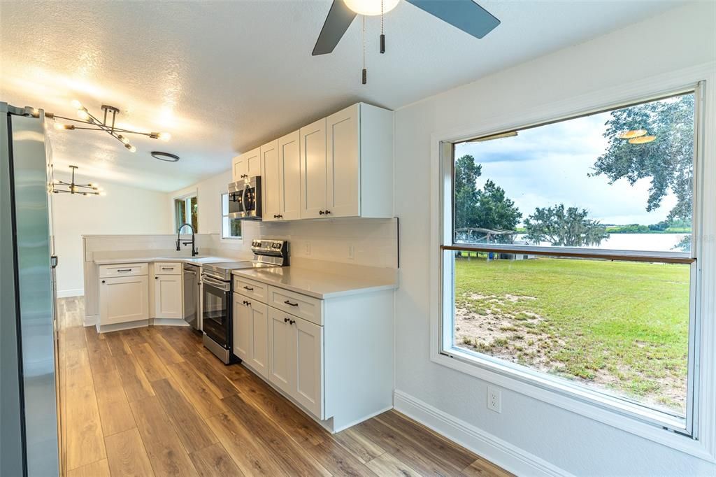 For Sale: $365,000 (3 beds, 2 baths, 1323 Square Feet)