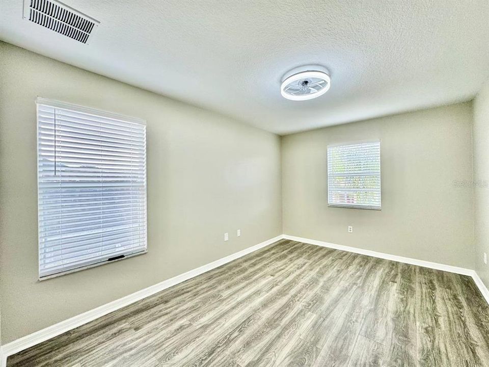 En Renta: $2,500 (5 camas, 3 baños, 2200 Pies cuadrados)