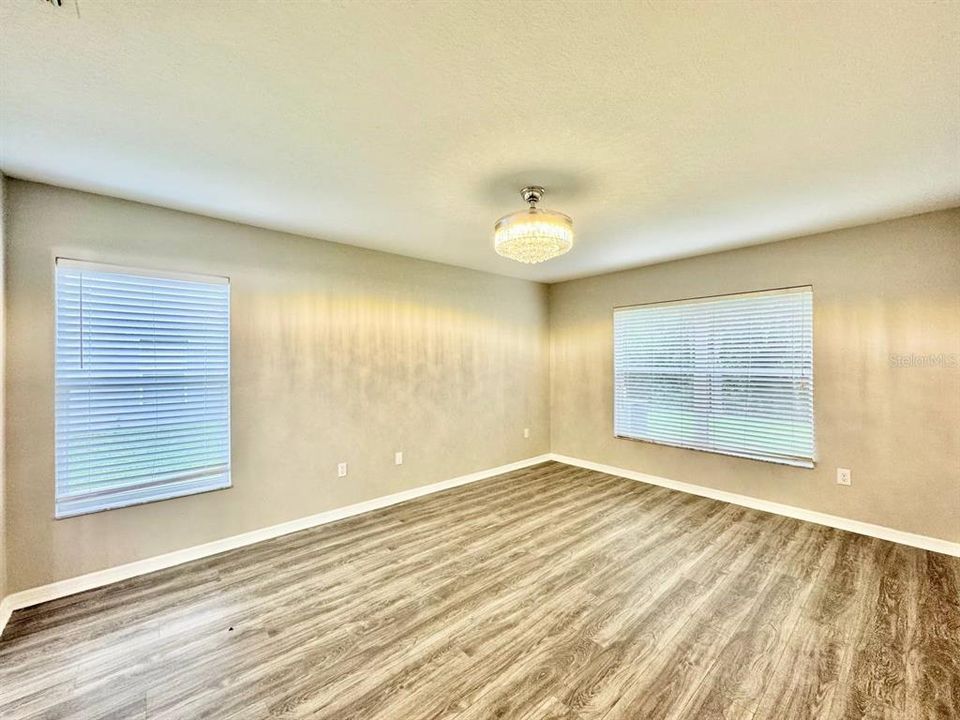 En Renta: $2,500 (5 camas, 3 baños, 2200 Pies cuadrados)