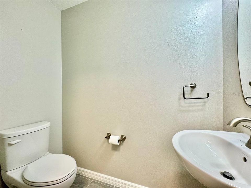 En Renta: $2,500 (5 camas, 3 baños, 2200 Pies cuadrados)