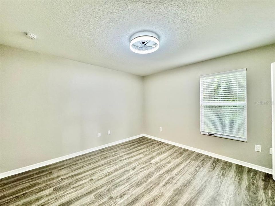 En Renta: $2,500 (5 camas, 3 baños, 2200 Pies cuadrados)