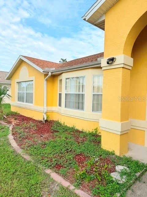 For Rent: $1,850 (3 beds, 2 baths, 1927 Square Feet)