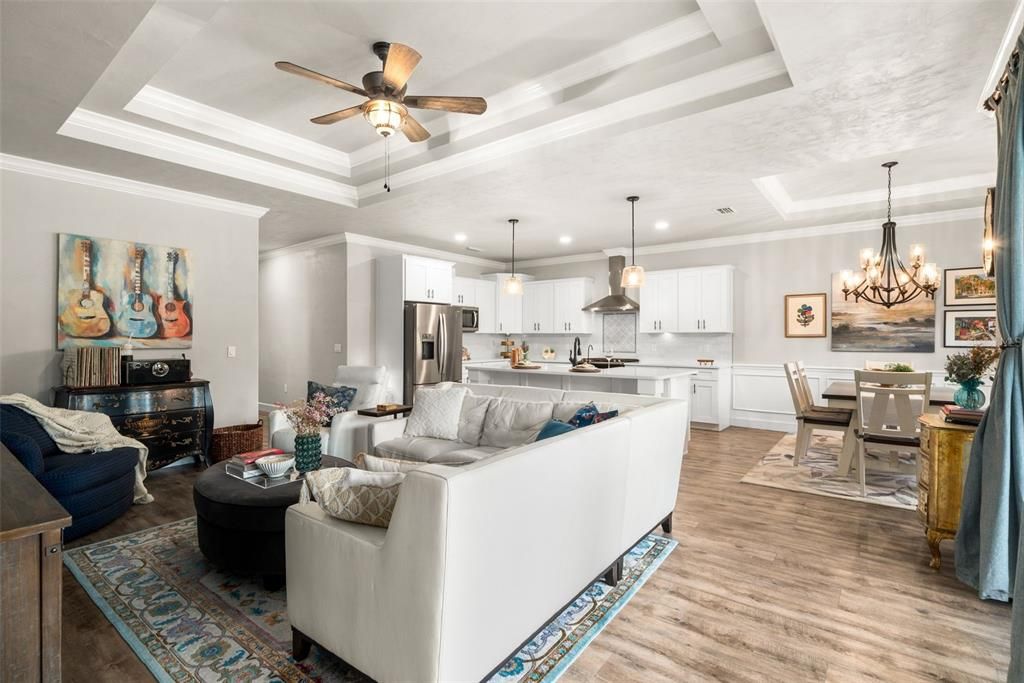 En Venta: $465,000 (4 camas, 3 baños, 1920 Pies cuadrados)