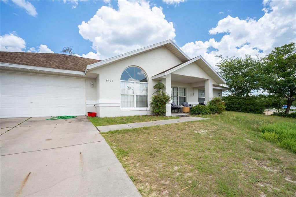 For Rent: $2,100 (3 beds, 2 baths, 1524 Square Feet)