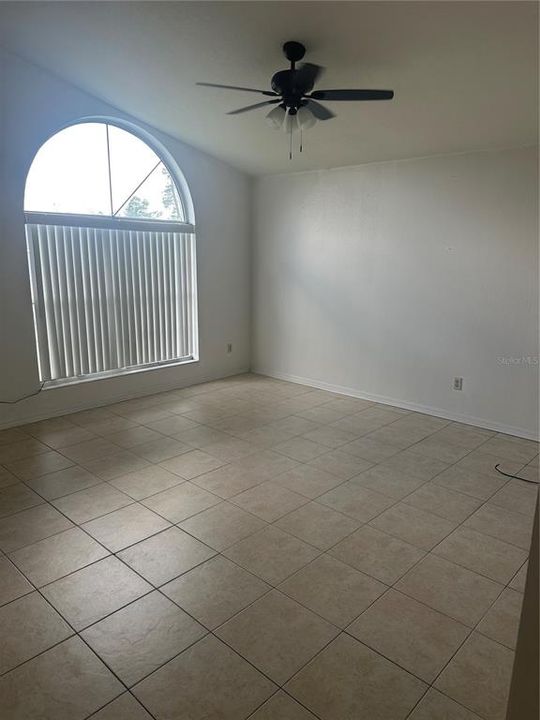 For Rent: $2,100 (3 beds, 2 baths, 1524 Square Feet)